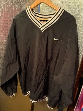 90 NIKE Black Pullover Windbreaker with White Trim